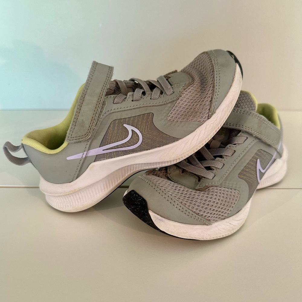 Nike Downshifter Girl’s Shoes Size 12C